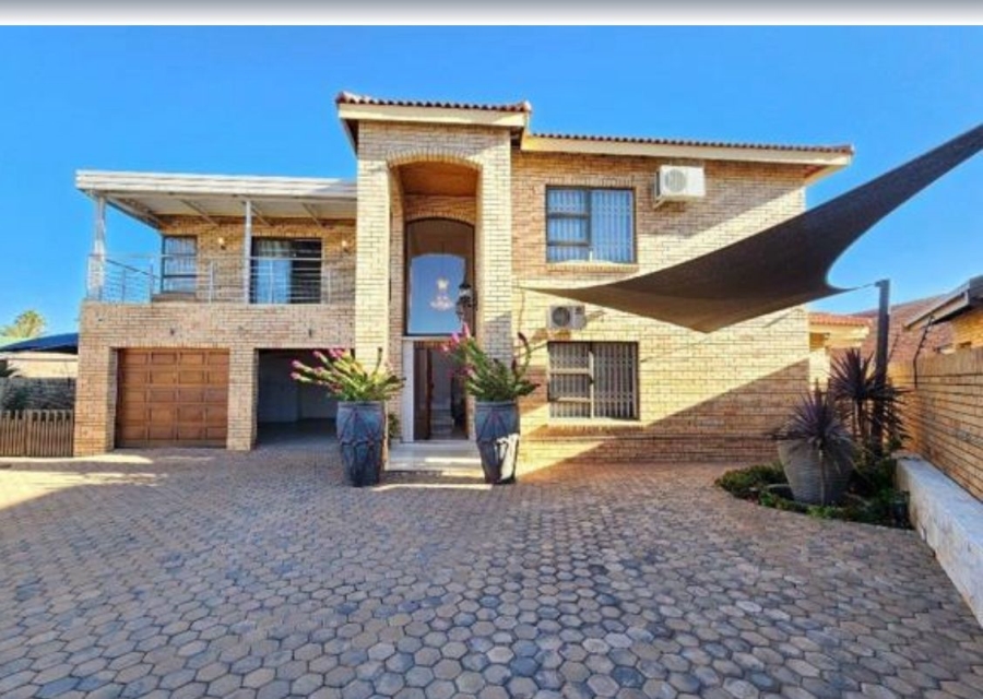 5 Bedroom Property for Sale in Roylglen Gardens Northern Cape